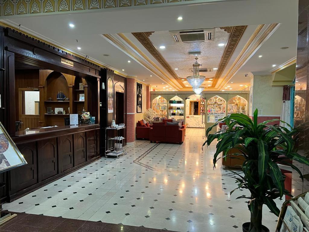 Safari Hotel Низва Екстериор снимка