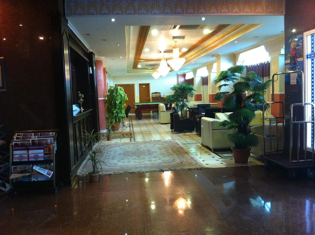 Safari Hotel Низва Екстериор снимка