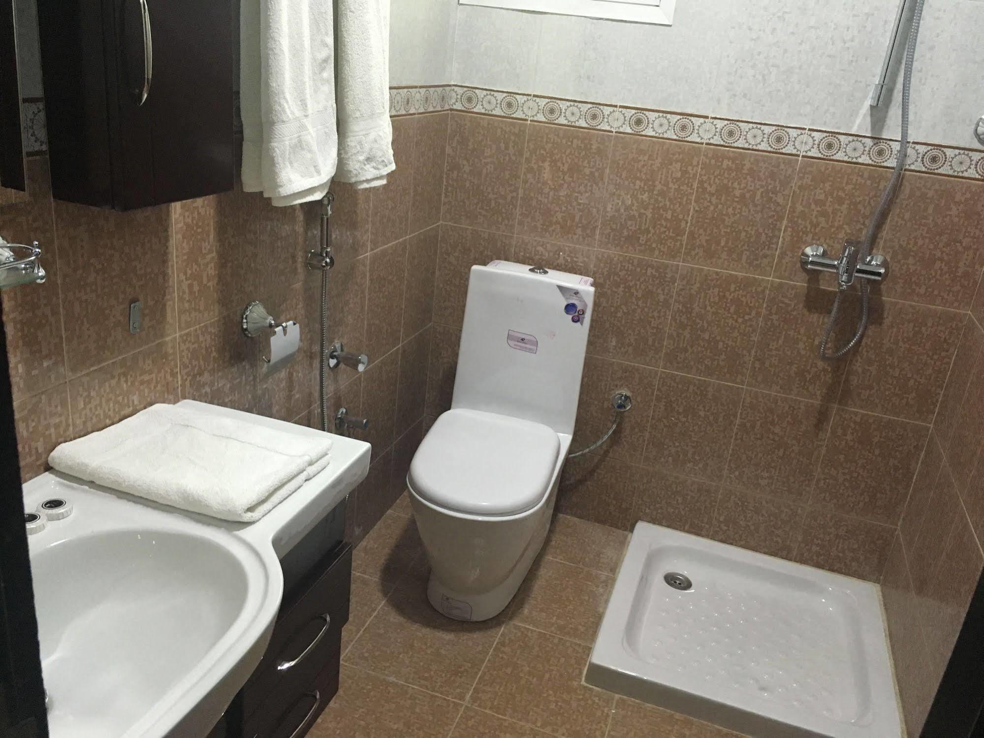 Safari Hotel Низва Екстериор снимка